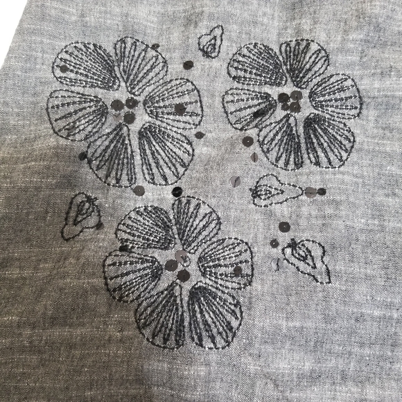 Gray Floral Embroidered Women's Skirt Size 12 - Picture 7 of 9